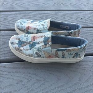 TOMS x Disney Princess Slip On Sneakers Women’s Size 4 Cinderella